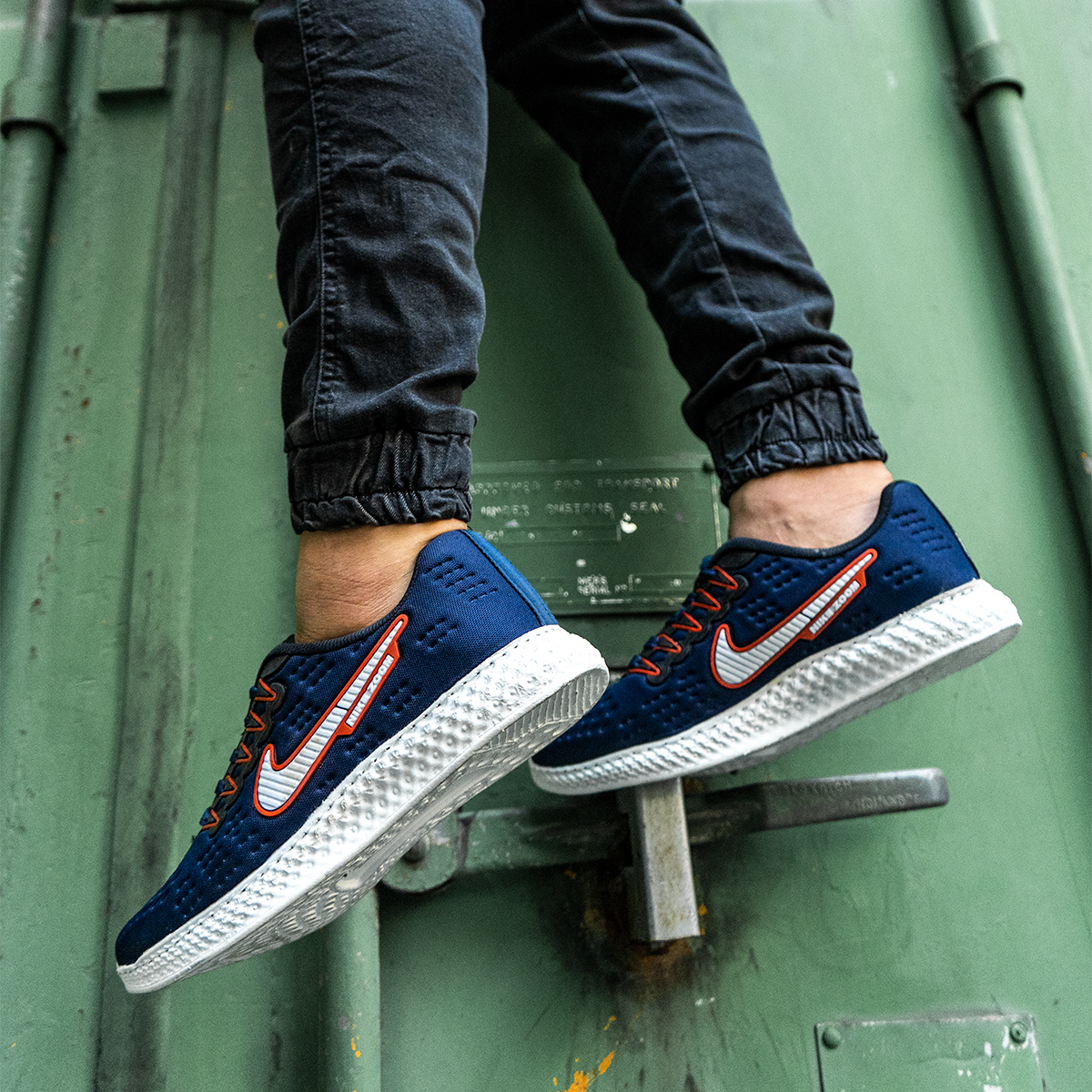 كفش ورزشي Nike مردانه سرمه اي مدل vamsi