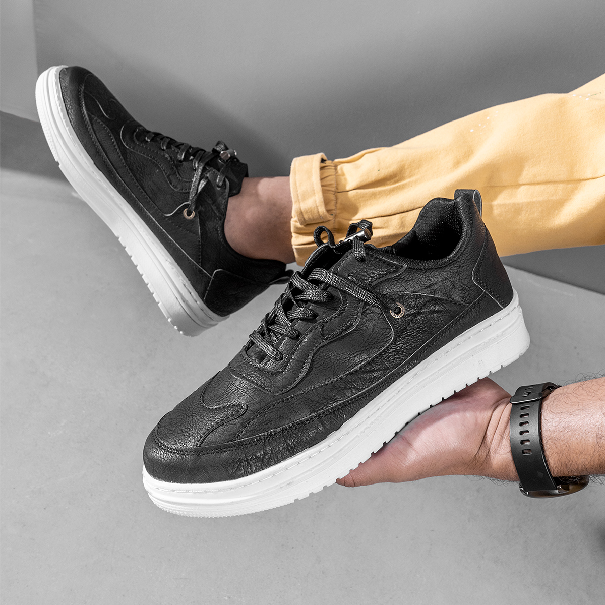 کفش ورزشی سوگو مردانه مشکی مدل java