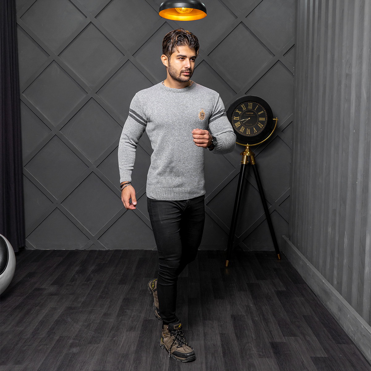 پلیور مردانه طوسی روشن مدل Akar