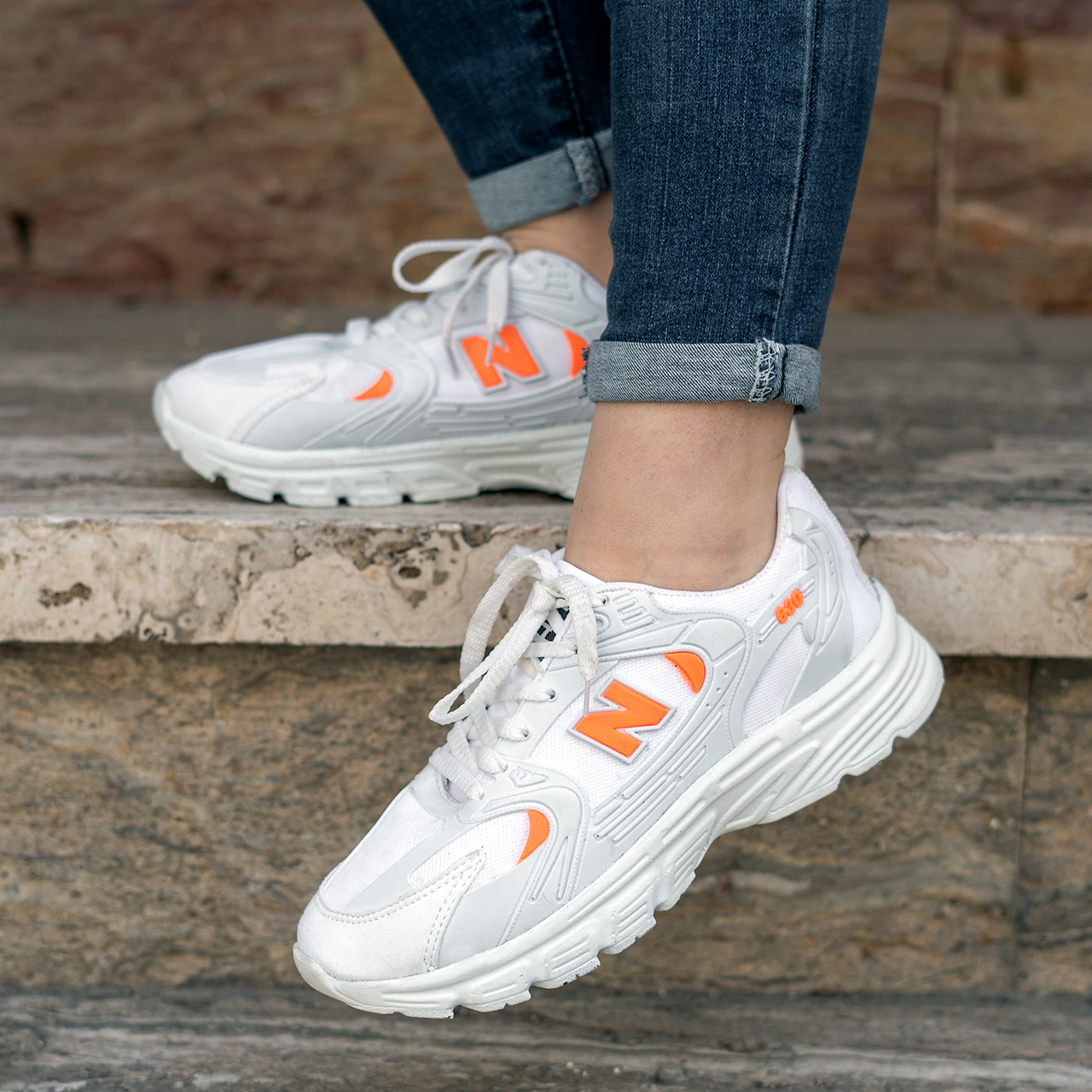کفش ورزشی نیوبالانس زنانه سفید نارنجی مدلMelika