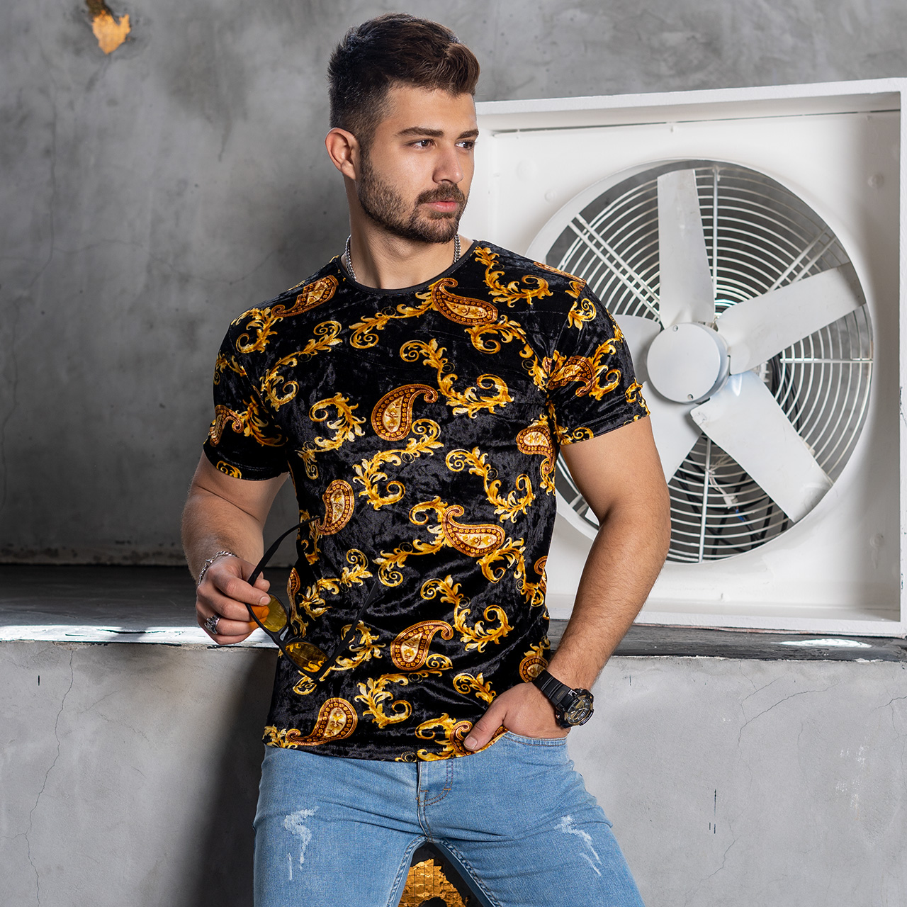 تیشرت مخمل مشکی مردانه مدل H59