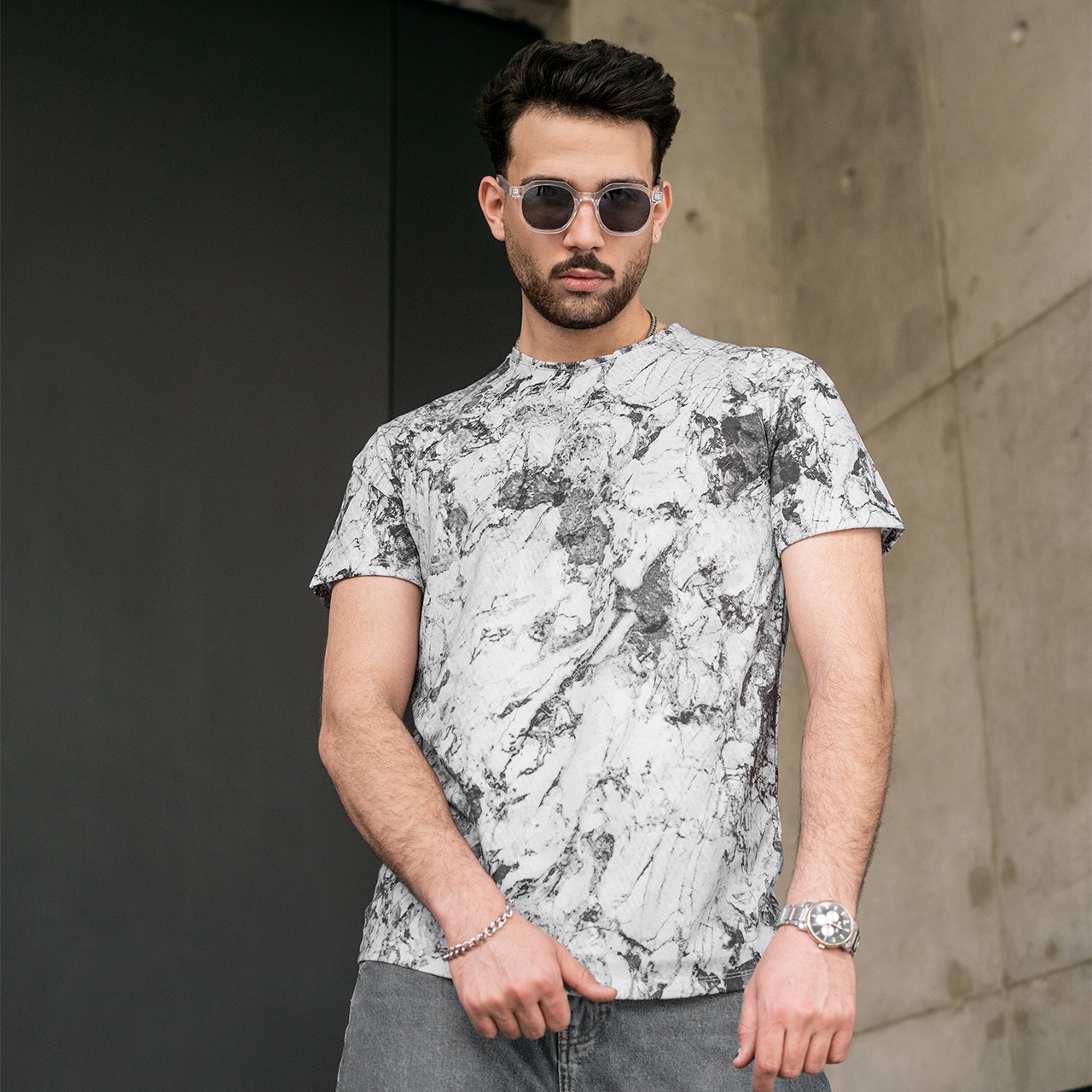 تیشرت مردانه طوسی آبرنگی مدل 61