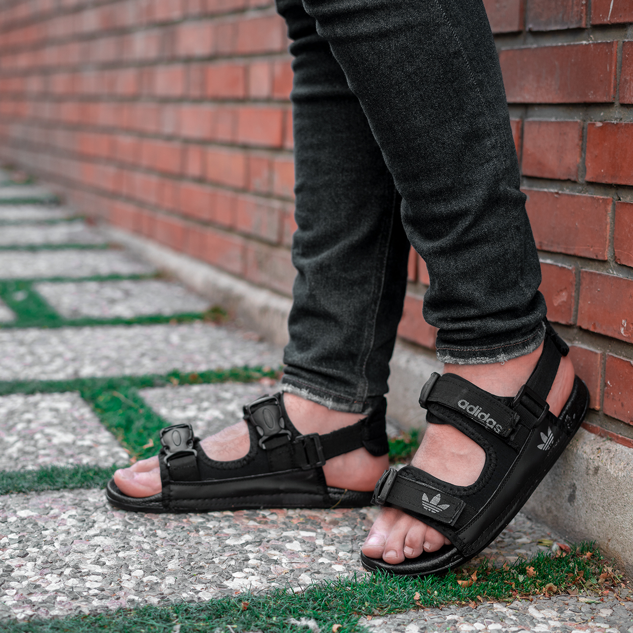 صندل آدیداس مشکی مردانه مدلRimon