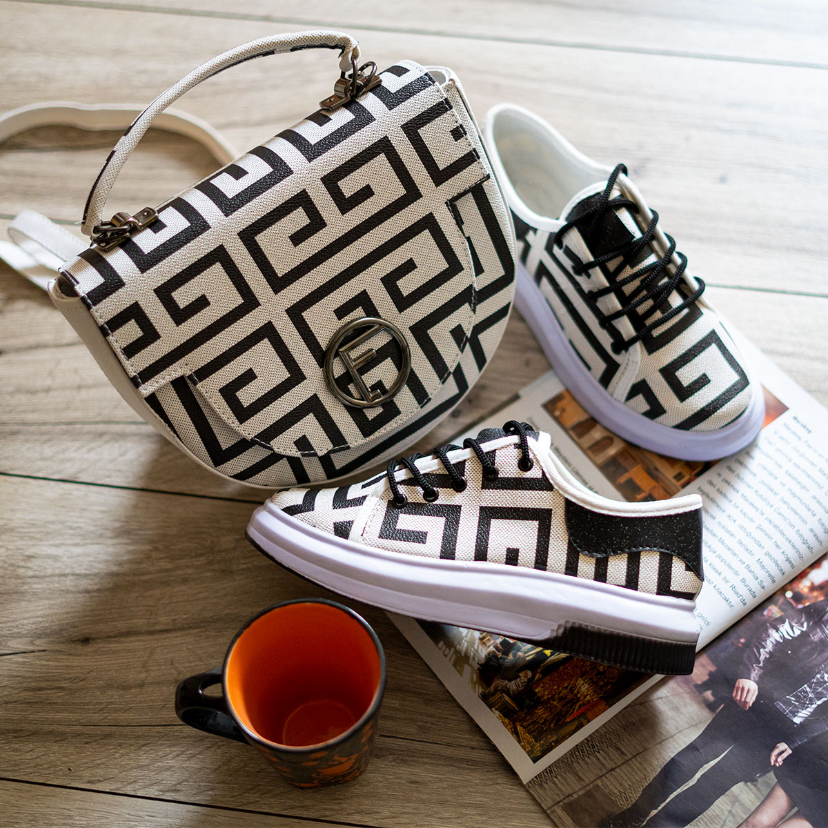 ست کیف و کفش سفید مشکی دخترانه مدلX58