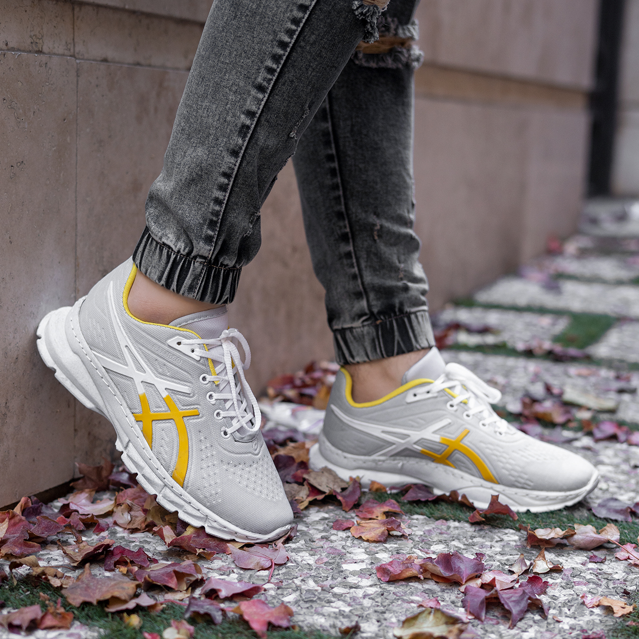 کفش ورزشی (T) Asics مردانه طوسی زرد مدل Nardin