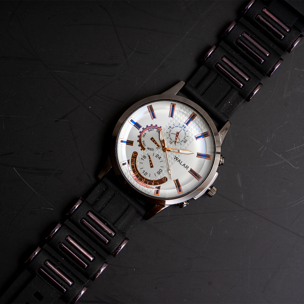 ساعت مردانه walar مشکی صفحه سفیدمدل A720