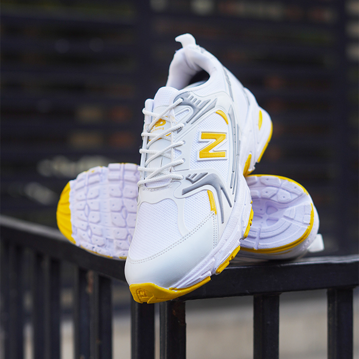 کفش ورزشی مردانه نیوبالانس سفید زردمدل TAKO