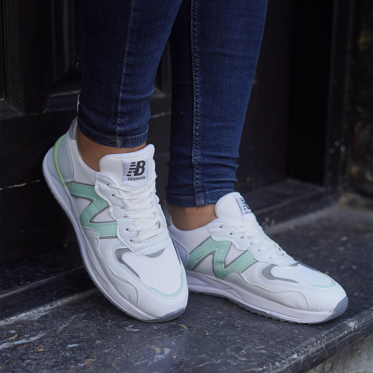 کفش ورزشی New Balance مردانه سفید سبز مدل Romano