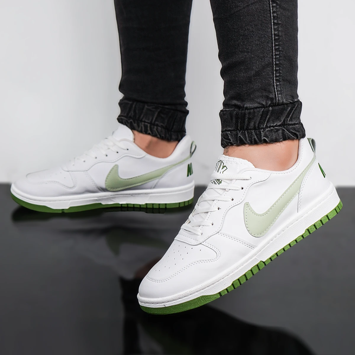 کفش اسپرت سفید سبز مردانه Nike مدل SB Dunk
