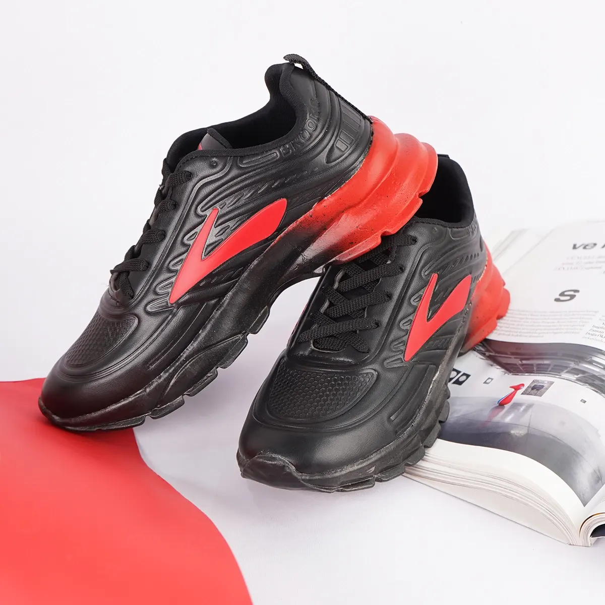 کفش ورزشی مردانه مشکی قرمزمدل P802