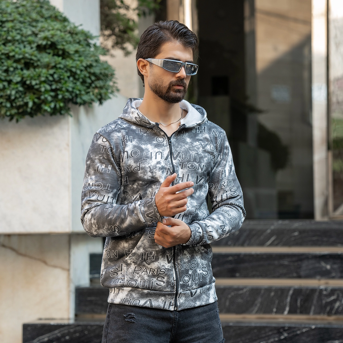 سوییشرت طرحدار مردانه طوسی مدل Roham