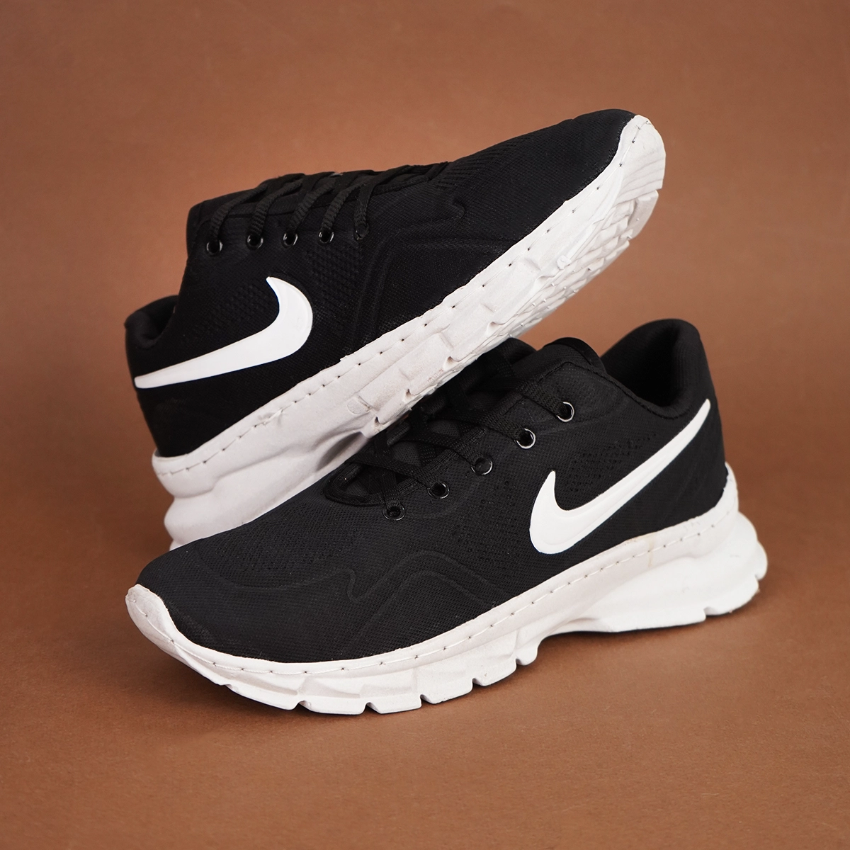 کفش ورزشی مردانه مشکی زیره سفید (T) مدل Pavlo