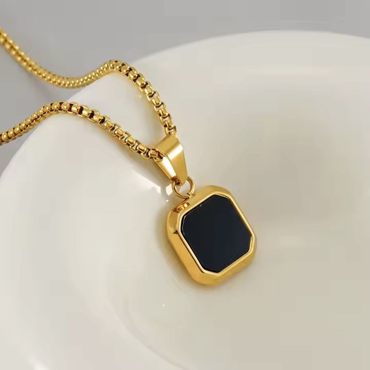 گردنبند مردانه اونیکس طلایی