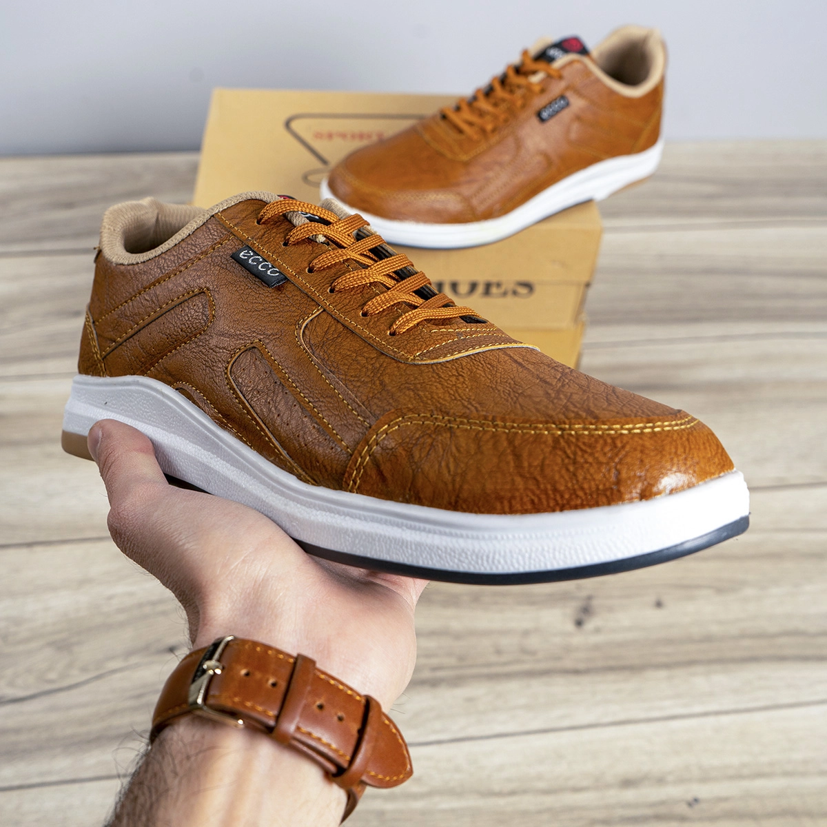 کفش مردانه ecco عسلی مدل Viksa