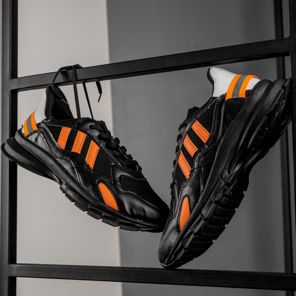 کفش ورزشی Adidas مردانه مشکی نارنجی مدل Levin